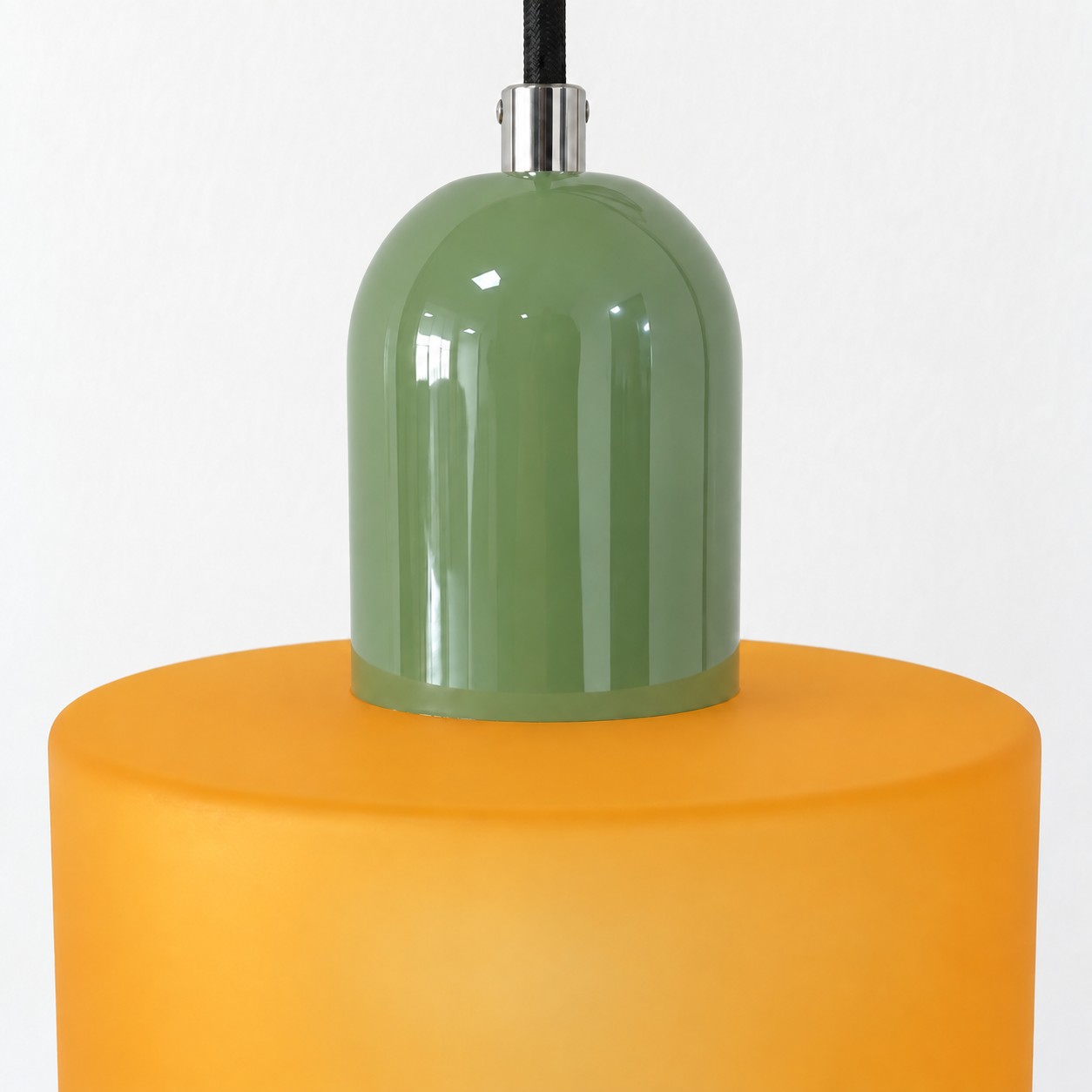 Shade and lamp body connection detail