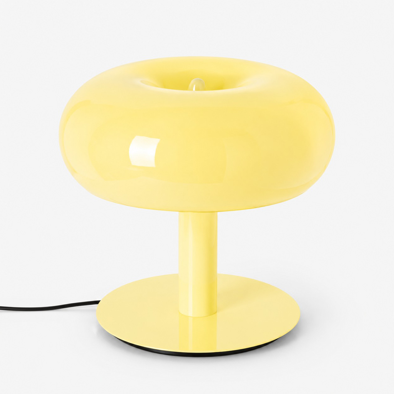 Lámpara de mesa color amarillo pastel