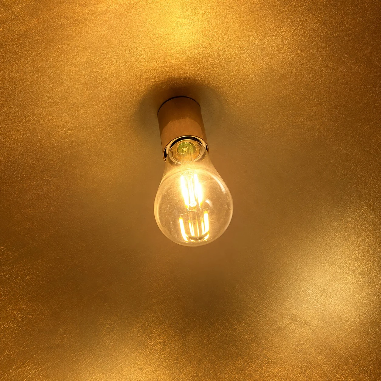 Innenausstattung aus Blattgold und warmer Glanz